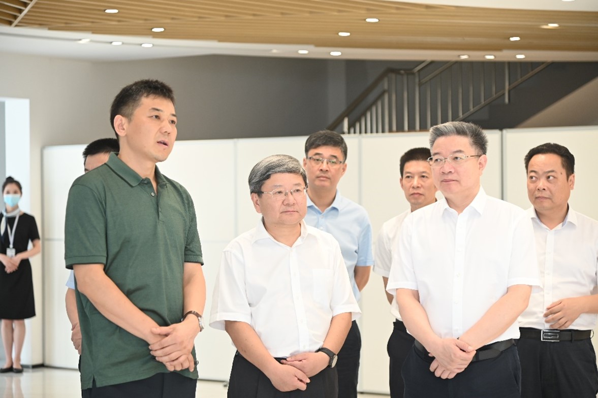 余姚市委書記傅貴榮一行蒞臨寧波鯤鵬生物調(diào)研園區(qū)建設(shè)